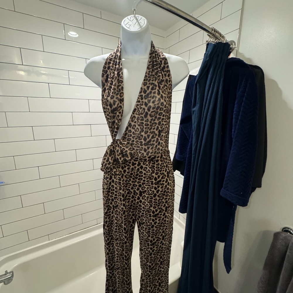 Leopard Print Halter Jumpsuit - Picture 2 of 3
